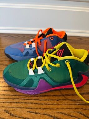 Nike zoom freak 4 Multicolor Sneakers - Green, Blue & Purple with Yellow Laces